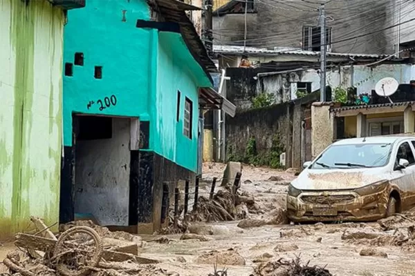 Un temporal provocó derrumbes en los balnearios de San Pablo y hay más de 30 muertos