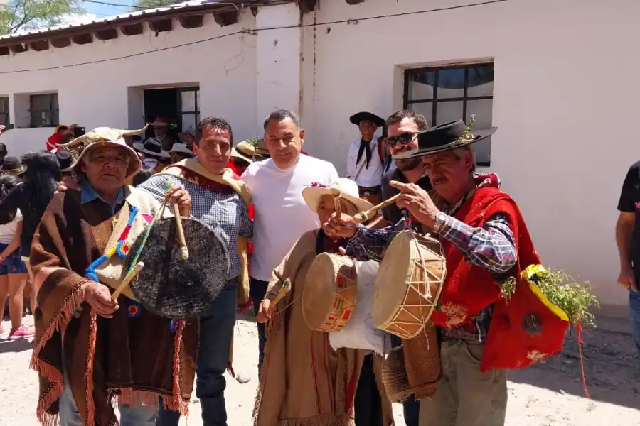 EN AMAICHA. El vicepresidente de la Legislatura, Regino Amado, representó al Gobierno provincial en la Fiesta de la Pachamama. 