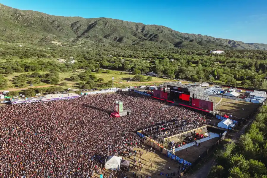 Una marea de gente disfrutó del Cosquín Rock 2023 