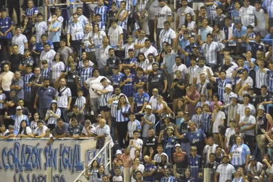 Atlético Tucumán aplicará el derecho de admisión a los hinchas que arrojen objetos al campo de juego
