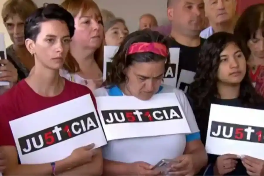 Familiares realizaron un homenaje a las 51 víctimas.