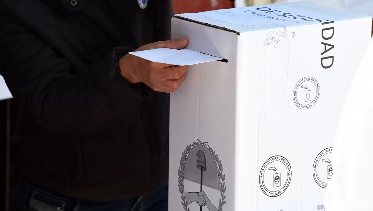 EN LA RECTA FINAL. Los partidos definen a sus candidatos mientras que 1.300.000 de tucumanos tendrán que ir a las urnas el 14 de mayo.