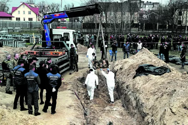 Lejos de una paz “justa y duradera” en Ucrania