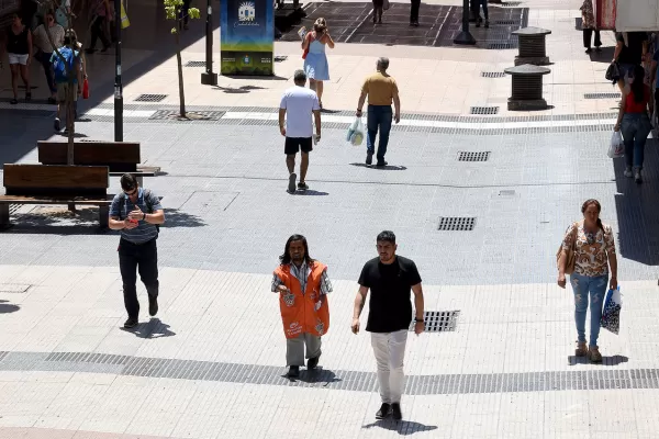 Ola de calor: un meteorólogo dijo que en Tucumán nos agobia más la humedad