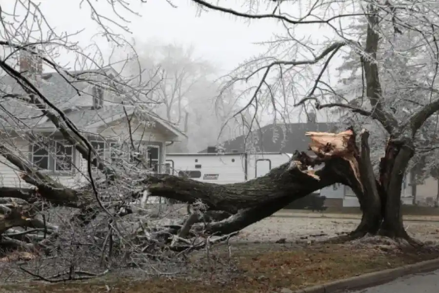 Cambio climático extremo: Estados Unidos enfrenta una inusual tormenta de nieve y calor récord