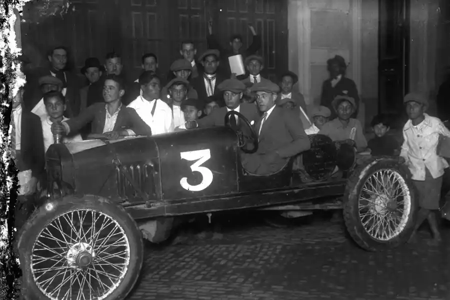 SEPTIEMBRE DE 1926. Los negativos de la carrera “Standard” son los más antiguos inventariados en el archivo de LA GACETA. 