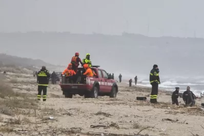 Italia: un naufragio de migrantes deja al menos 59 muertos, incluidos 12 niños