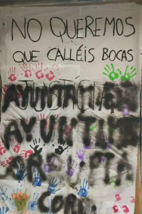 Barcelona: el aberrante mensaje que dejaron en el edificio donde vivían las gemelas argentinas