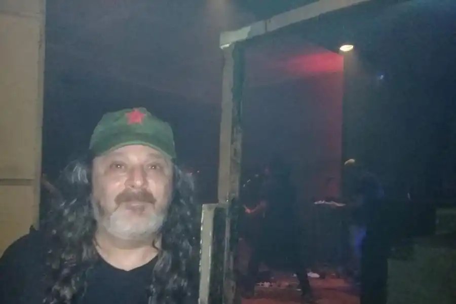 VOZ Y CARISMA. Molteni capitaliza el parate que le impuso su salud para seguir rockeando siempre. 