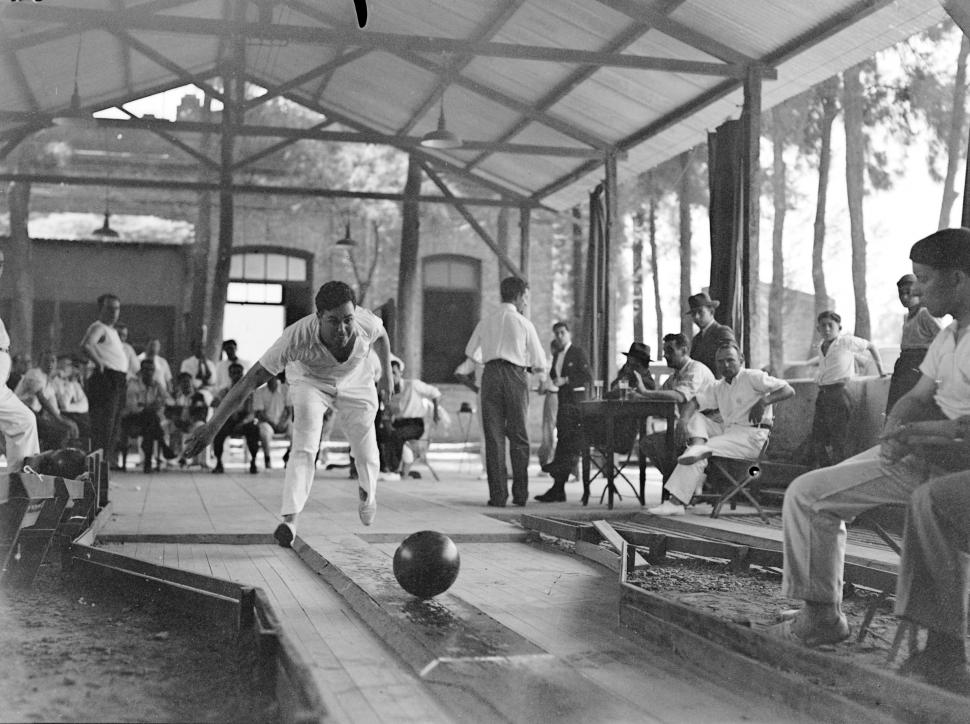 PALITROQUE. Era uno de los deportes más practicados en Tucumán hasta las décadas del 50/60. Con los años se extinguió.