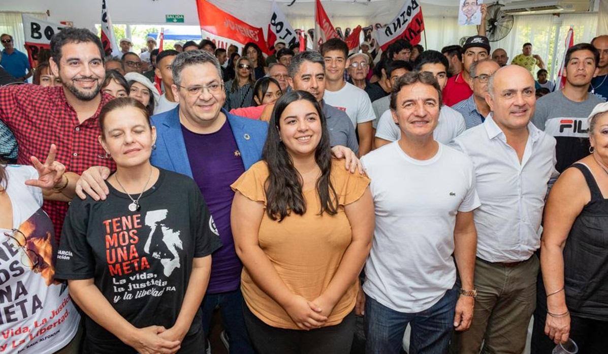 APOYO. El diputado Roberto Sánchez recibió un rotundo respaldo como postulante a gobernador por parte de dirigentes y militantes radicales.