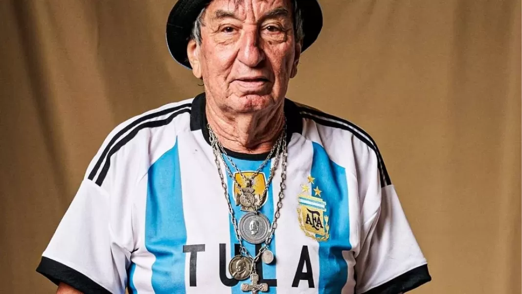 Quién es el Tula, el hombre que representó a la hinchada argentina en los premios The Best