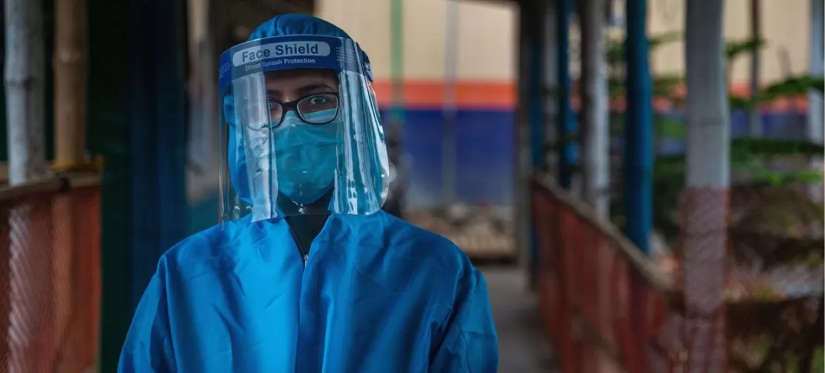 Una persona con máscara durante la pandemia de Covid 19 en 2020.