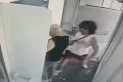 Video: asalto y brutal golpiza a una mujer jubilada en un cajero automático