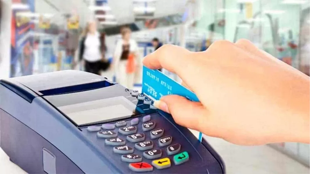 AFIP: sube el monto para los controles en las compras con tarjeta débito