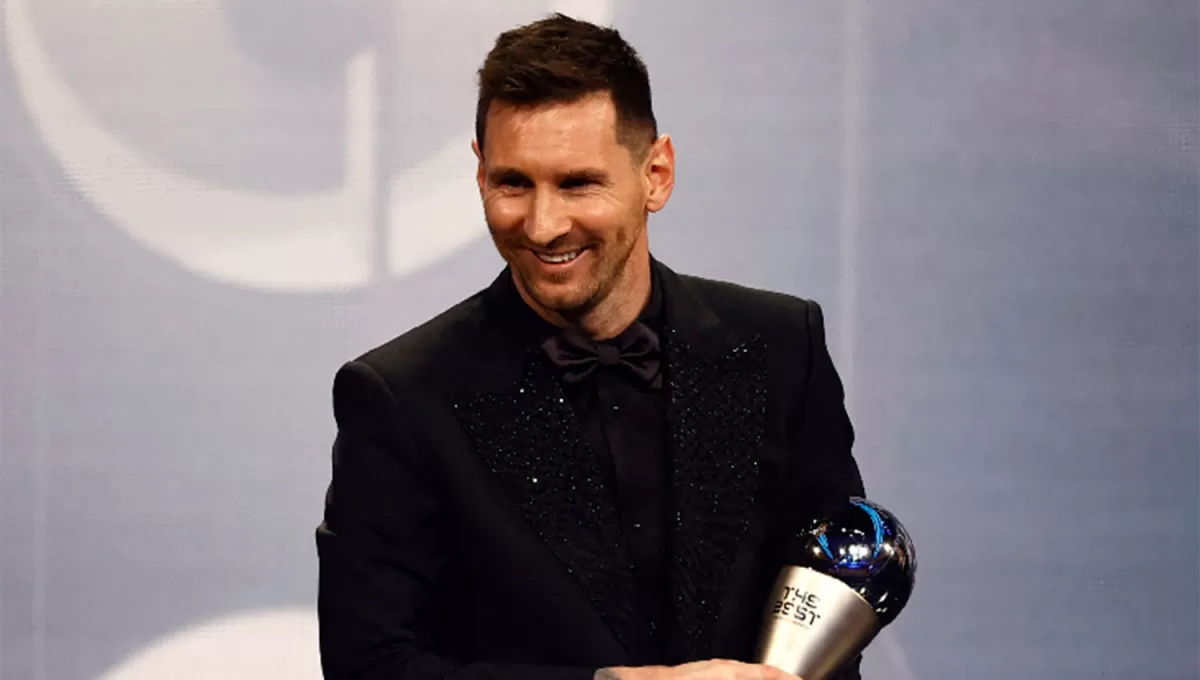 EL MEJOR. Lionel Messi consiguió el máximo galardón de la temporada por parte de la FIFA.