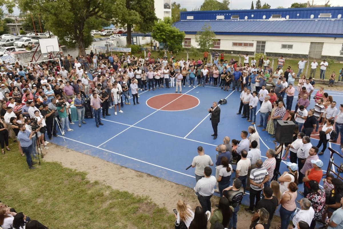 Junto al ex alfarista Albarracín, Jaldo inauguró un playón deportivo en Concepción