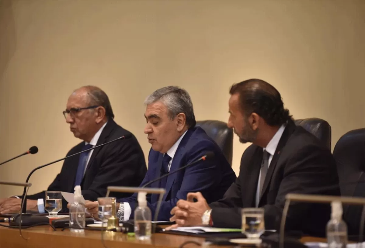 EN EL CONCEJO. Alfaro abrió el período de sesiones junto al presidente del cuerpo, Fernando Juri.