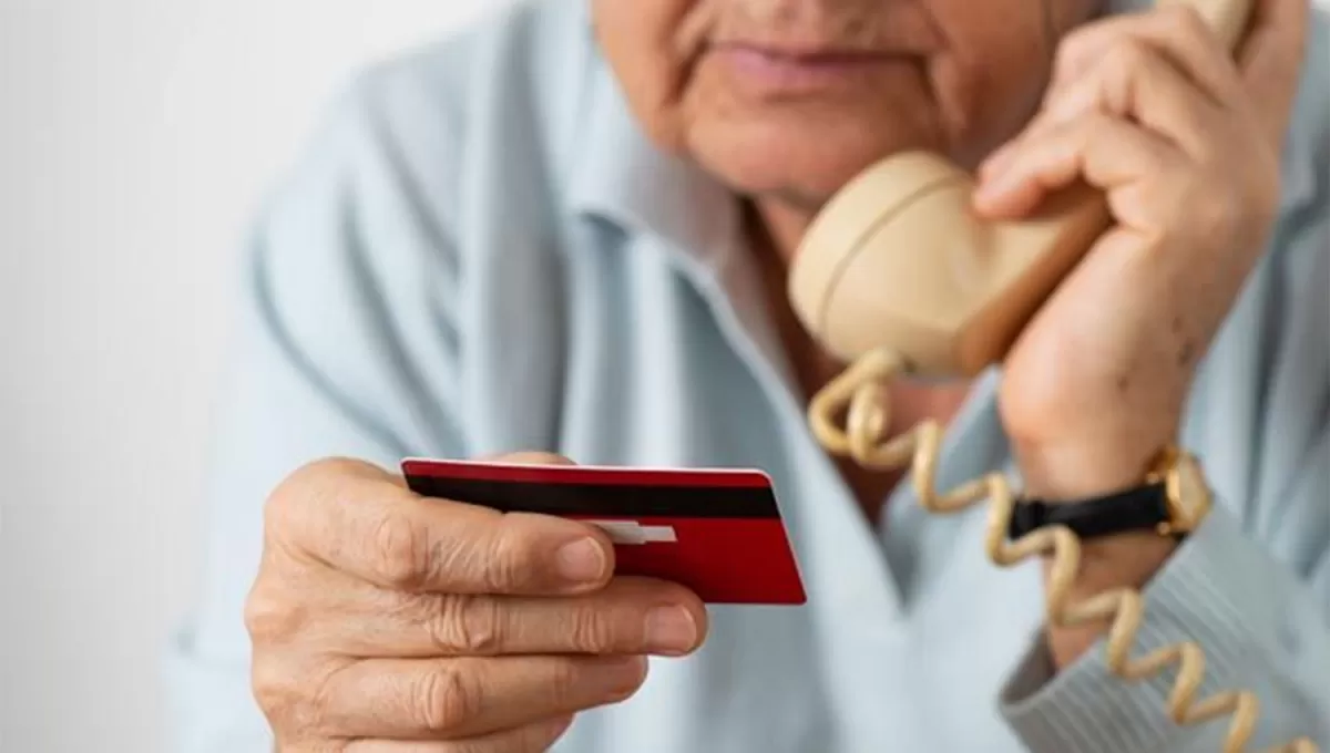 CUIDADO. Los adultos mayores suelen ser un blanco sensible para las estafas telefónicas.