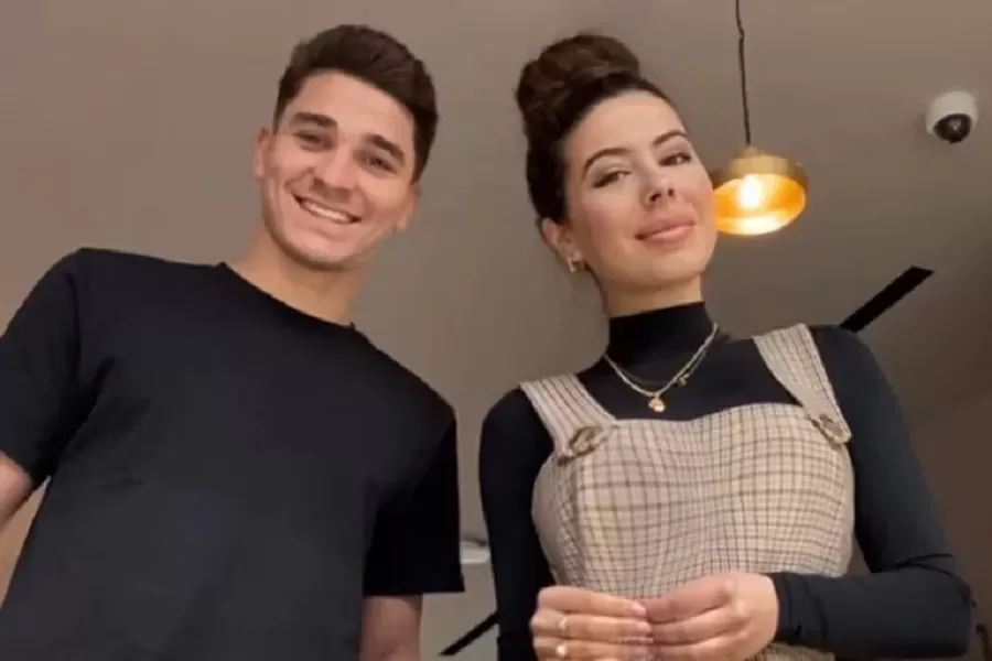 La profesora de inglés de Julián Álvarez no pasó desapercibida