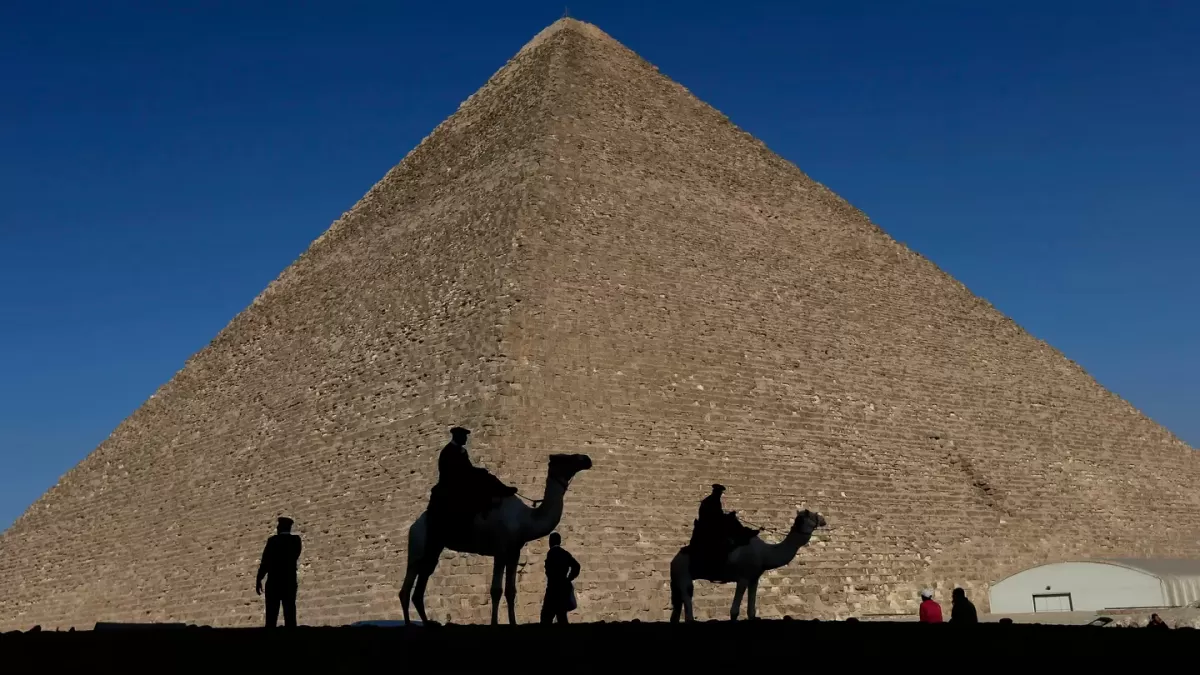 Descubren un misterioso corredor en la Gran Pirámide de Giza en Egipto
