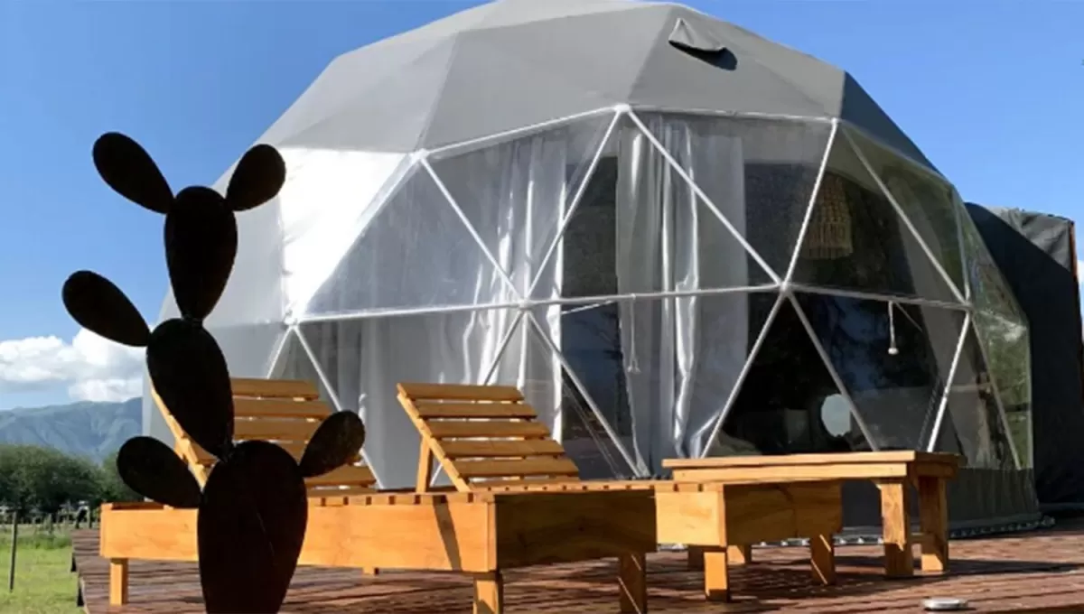 EL DOMO. Está ubicado en las afueras de Tafí, específicamente en el loteo La Ernestina, a 300 metros de la ruta. 