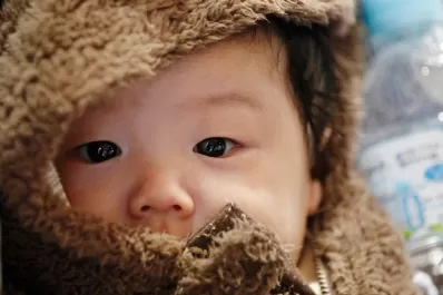 Japón: “tenés un bebé y te perdonamos la deuda”, la polémica propuesta del gobierno