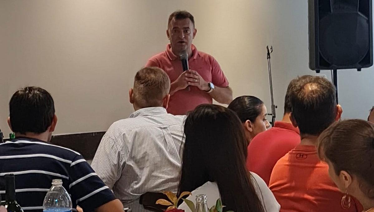 APOYO PERONISTA: El legislador Raúl “Rulo” Albarracín, candidato a la intendencia de Concepción, participó de un encuentro con dirigentes de “Acción Regional”. 