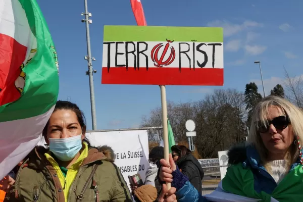 Más niñas envenenadas en Irán