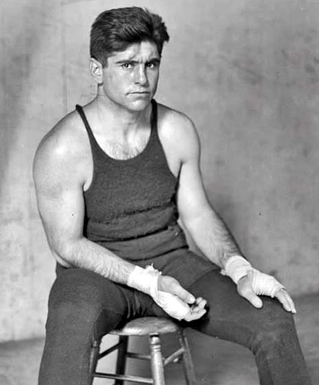 LOS INICIOS. La pelea de Luis Ángel Firpo contra Jack Dempsey en EEUU fue tan popular que obligó a levantar la prohibición porteña al boxeo. 