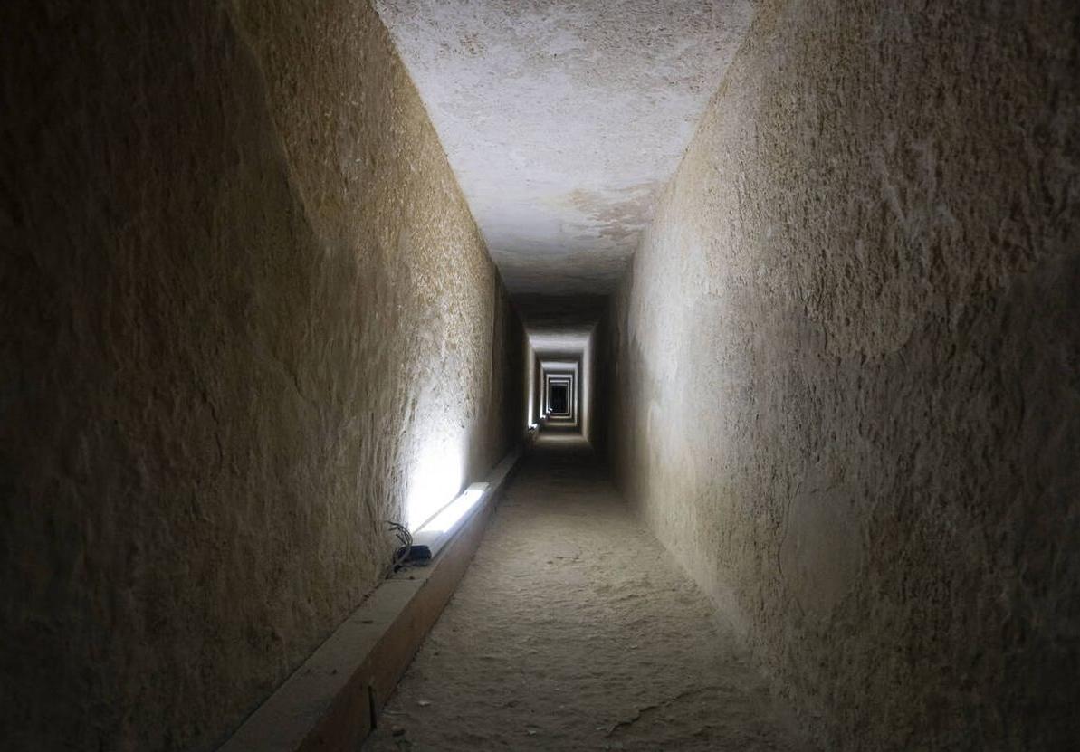 Túnel oculto en la pirámide de Keops