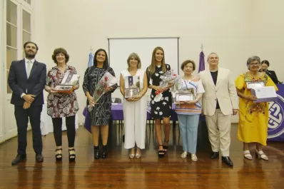 La universidad San Pablo-T entregó el premio “Mujeres Destacadas” a una escritora, dos médicas y a una industrial