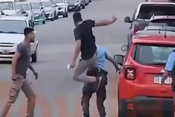 Un policía mató a su amigo por accidente y casi lo linchan