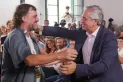 Alberto Fernández firmó un compromiso para combatir las adicciones junto al Padre Pepe