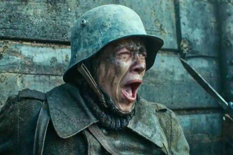 “SIN NOVEDAD EN EL FRENTE”. Es otro de los filmes que pisa fuerte.   