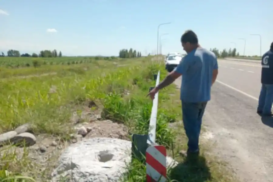 POSTES DE ILUMINACIÓN. No terminaron de ponerlos, y los robaron. la gaeceta / fotoS de rodolfo casen 