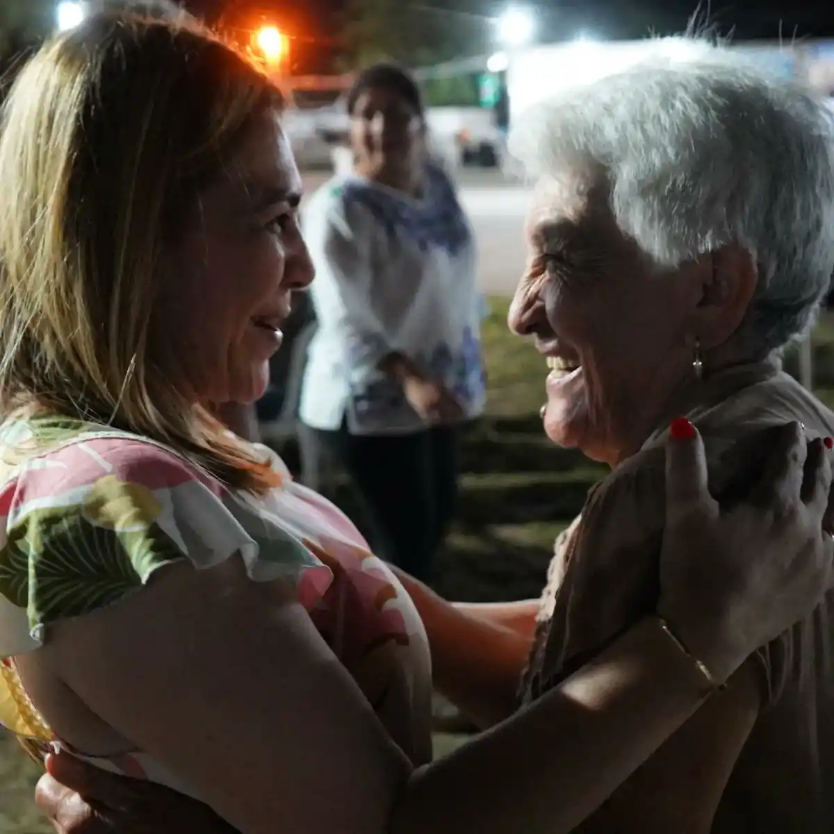 Dimes y diretes: Manzur y Jaldo, con la Marea Verde en barrio Néstor Kirchner