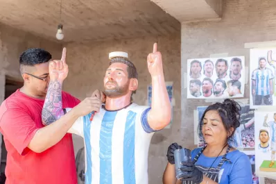 Famaillá exhibirá las esculturas de Lionel Messi y Exequiel Palacios