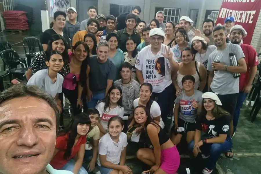 Dimes y diretes: Manzur y Jaldo, con la Marea Verde en barrio Néstor Kirchner