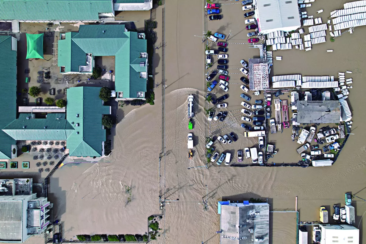ESTADOS UNIDOS. El desborde del río Pájaro, en California, causó estragos en la localidad del mismo nombre, y cientos de casas fueron afectadas. 