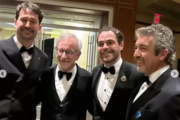 Premios Oscar: cómo fue el encuentro de Darín, Lanzani y Mitre con Steven Spielberg