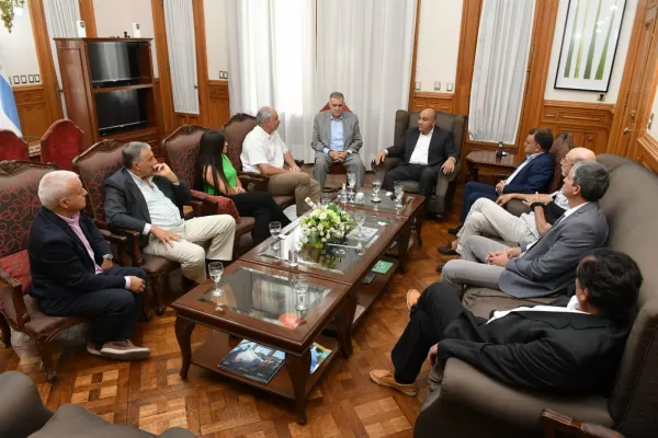 Manzur y Jaldo recibieron a dirigentes de Yerba Buena y Concepción