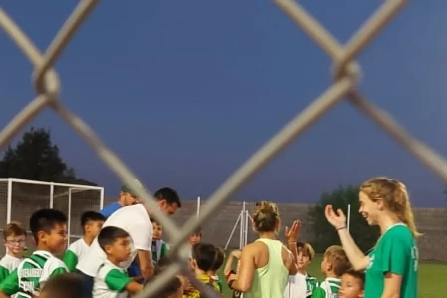 Lionel Scaloni compartió con niños del club Sportivo Matienzo.