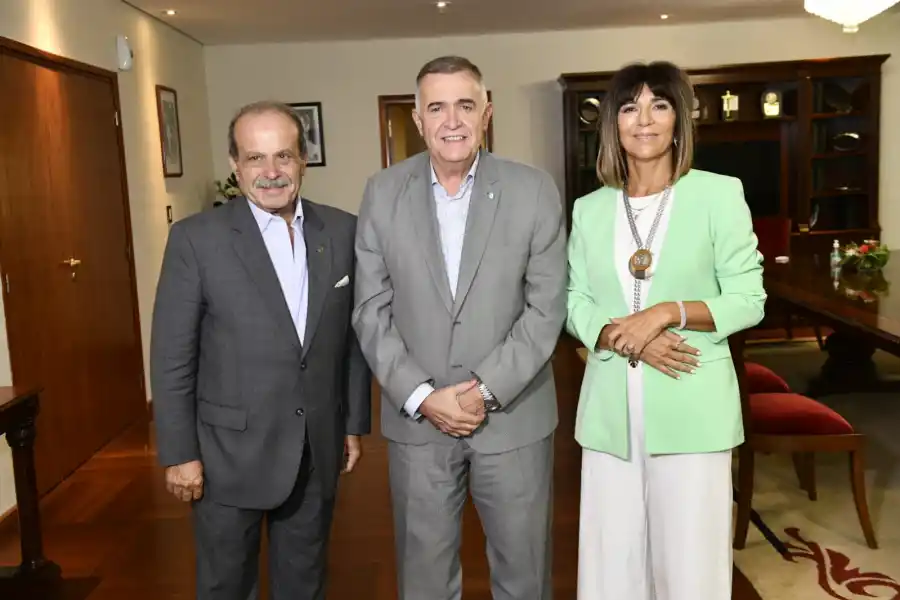 Jaldo recibió el apoyo de distintos dirigentes de la provincia