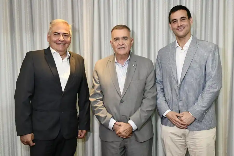 Jaldo recibió el apoyo de distintos dirigentes de la provincia