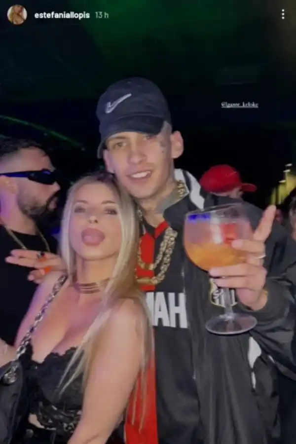 Las fotos subidas de tono de L-Gante con una joven en un boliche de España