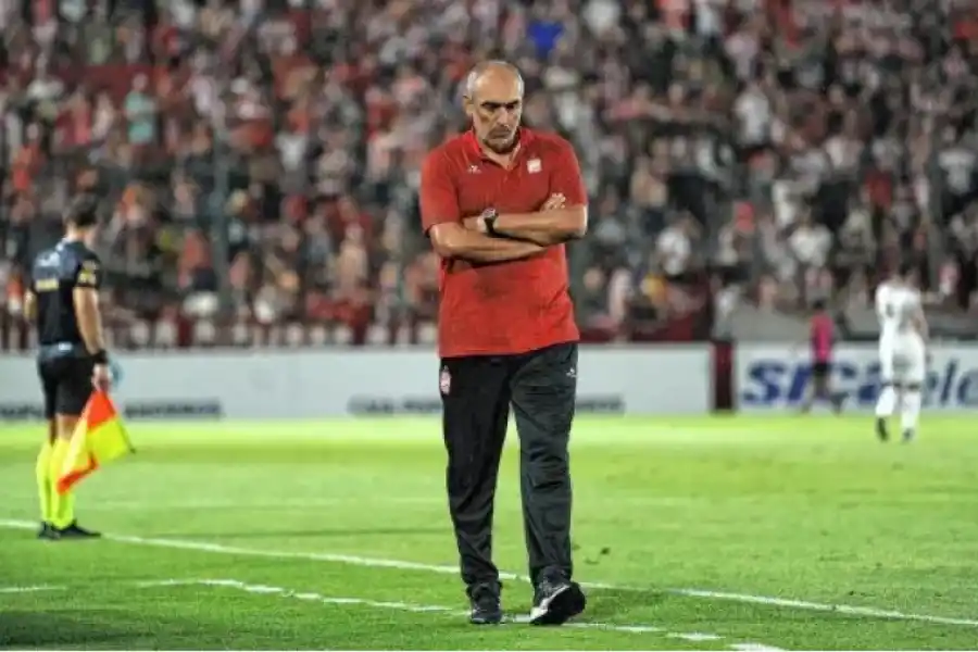 Iván Delfino, DT de San Martín de Tucumán.