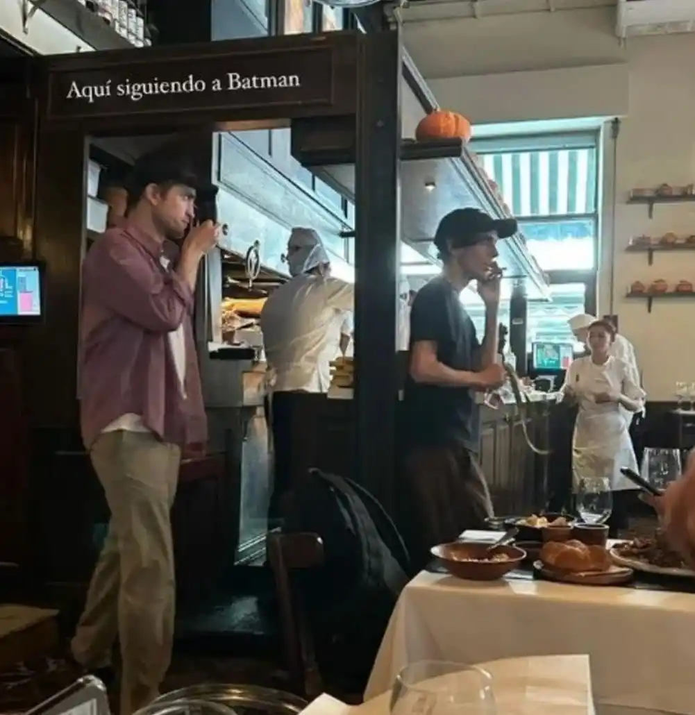 Robert Pattinson en una parrillada de Buenos Aires