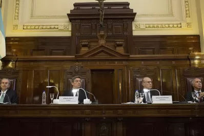 La Corte Suprema nacional estableció que puede funcionar con tres miembros cuando se vaya Maqueda