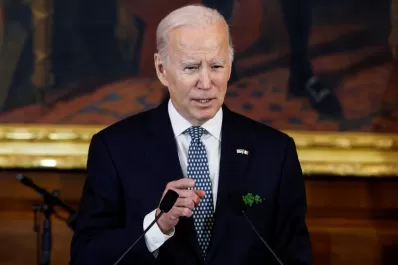 Joe Biden le deseó una pronta recuperación al Papa